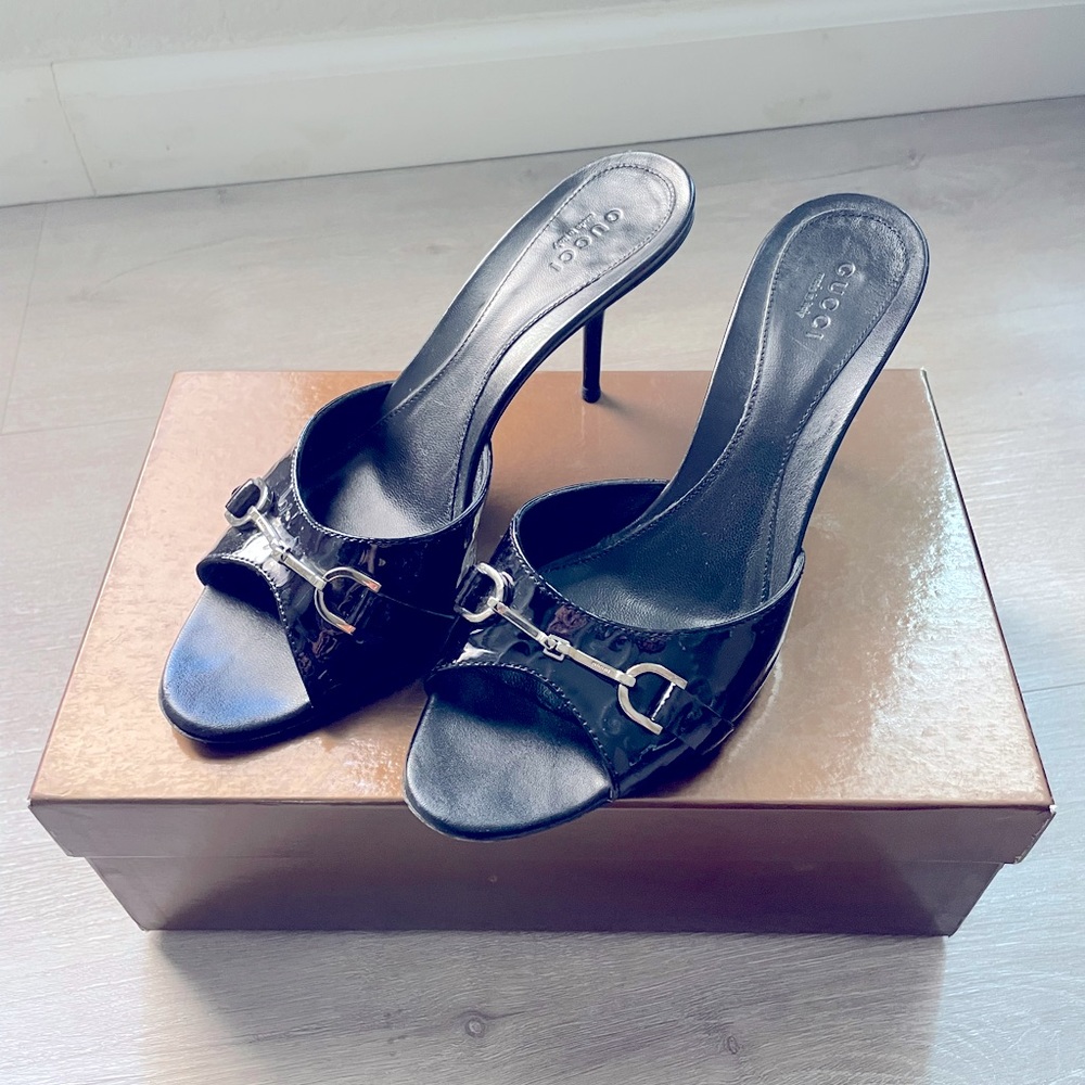 Gucci Heels slides mules 7 1/2 black patent leather used but in good condition